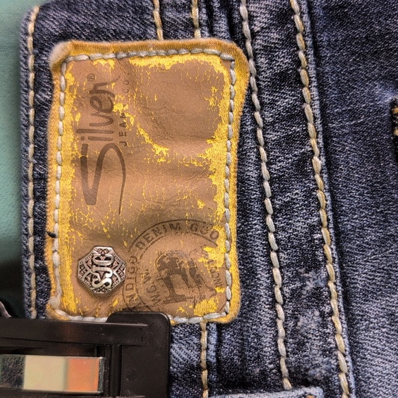Silver Suki Surplus Mid-Rise Jeans. W31/L34. Euc. BootCut. - Picture 10 of 10